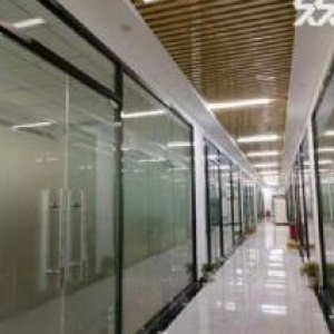 龙华元芬地铁站楼上167平精装办公厂房出租