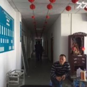龙岗爱南路旁960平带豪华装修厂房出租