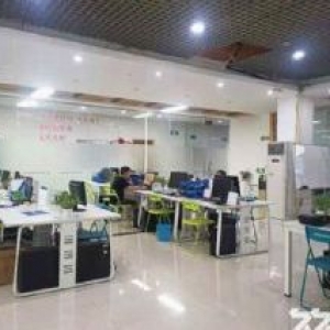 深圳龙华民治上芬地铁站附近350平精装办公室厂房出租。