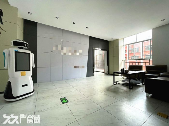 深圳龙华大浪浪口楼上360平精装小工业厂房出租。