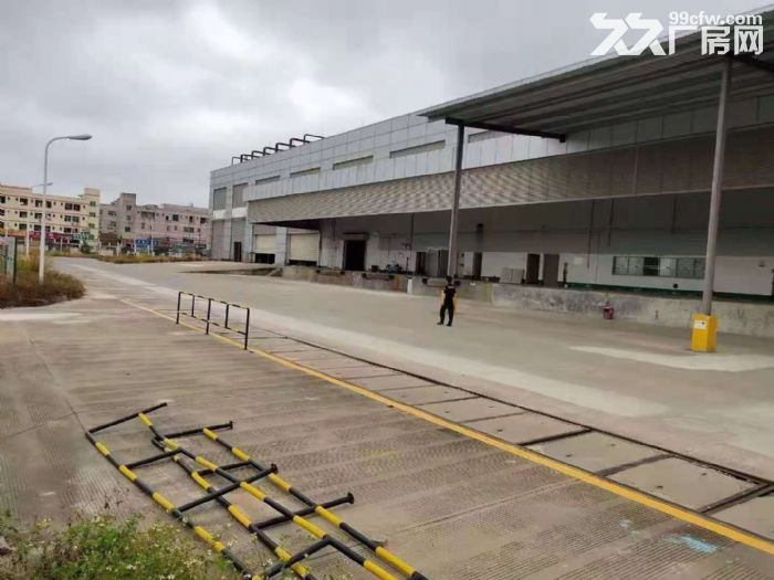 龙岗宝龙主干道一楼24000平7.8米高厂房出租