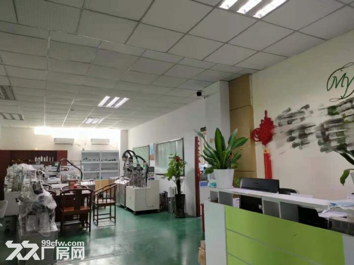 龙华大浪社区楼上1300平工业厂房出租