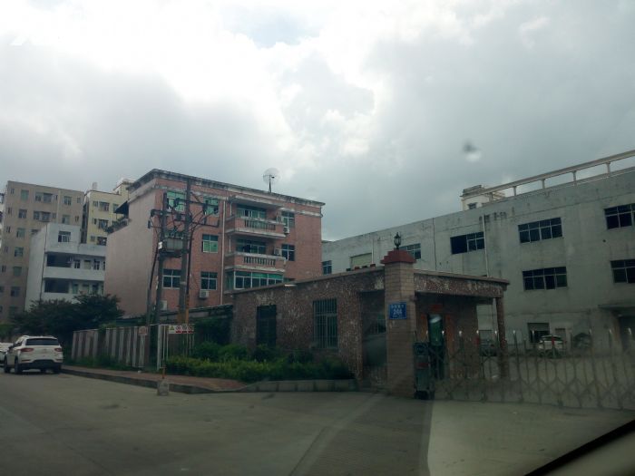 龙华区观澜福前路独院厂房1−3层面积1888平米/24元