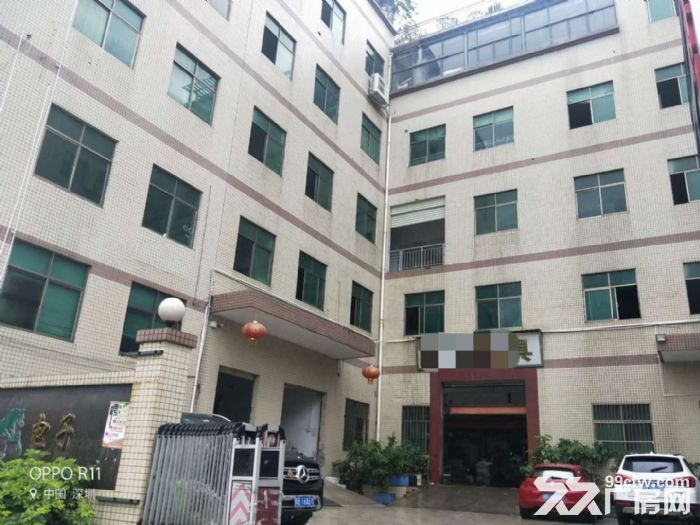 龙岗龙东爱南路边上标准厂房900平出租带装修