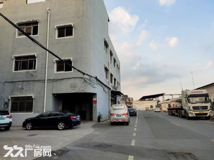 龙岗区布吉丹竹头楼上200平厂房出租，交通方便适合仓库电商