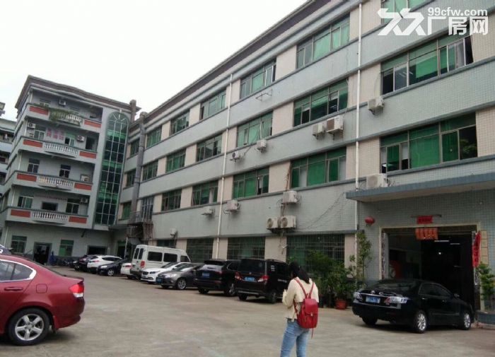 龙岗宝龙楼上2060平红本精装修厂房出租，免转让