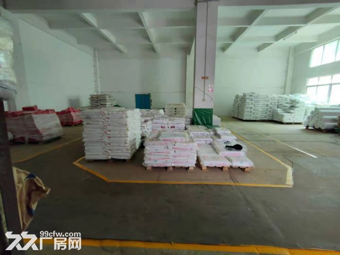龙华大浪元芬地铁站附近一楼550平厂房出租