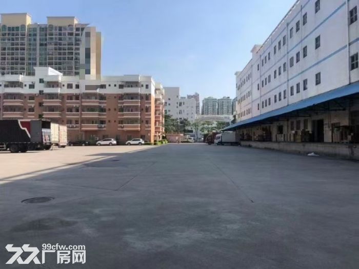 龙华新区独门独院厂房30000平方，宿舍8000平方，独立办公室2000平方招商