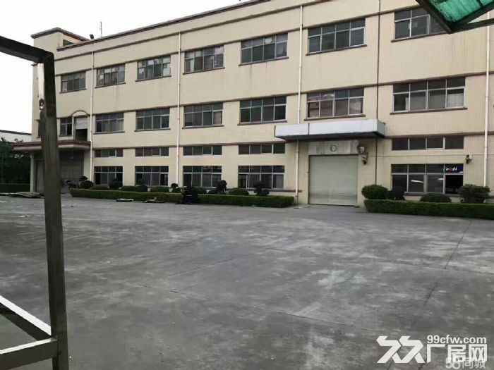 龙华区观澜龙观快线旁独栋厂房1−3层面积8100平米出租